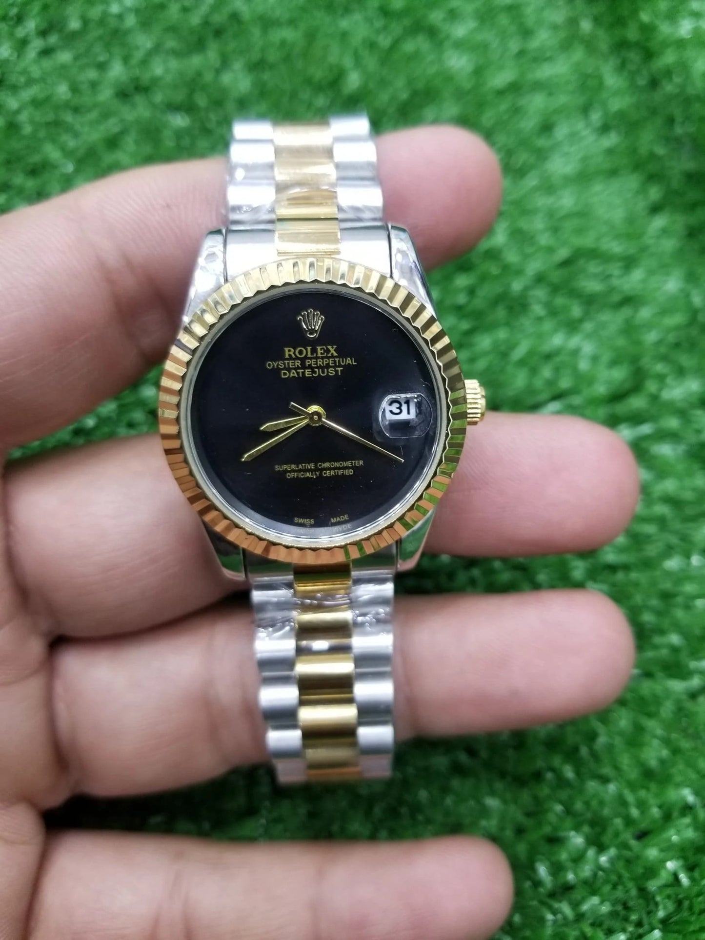 Timeless Men's Black Dial Watch with Two-Tone Bracelet